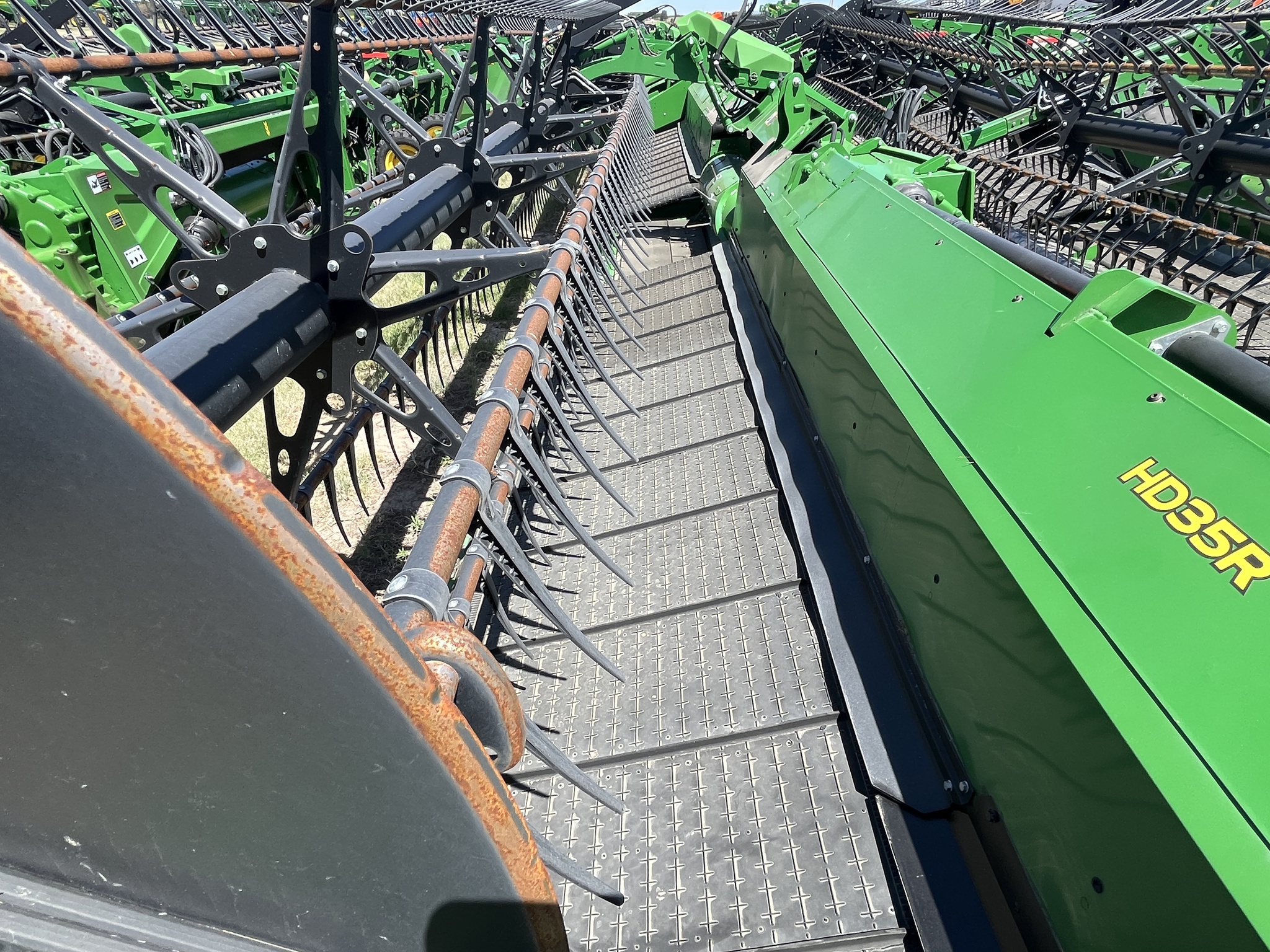 2024 John Deere HD35R Image 7