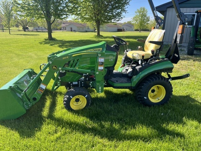 2026 John Deere 1025R Image 1