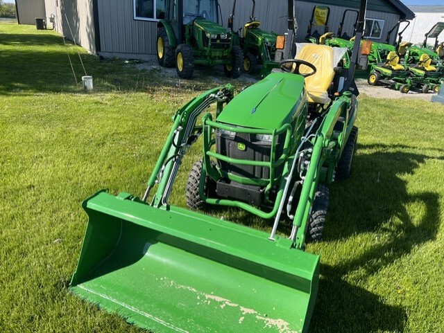 2026 John Deere 1025R Image 2