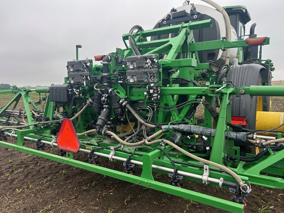 2023 John Deere 410R (2nd thumbnail)