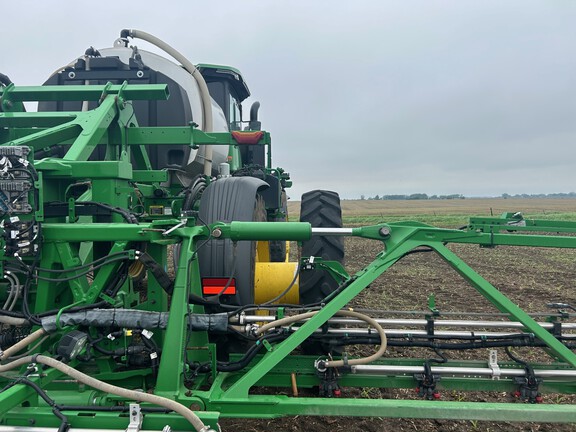 2023 John Deere 410R (3rd thumbnail)