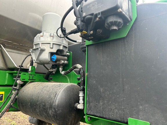 2023 John Deere 410R (19th thumbnail)