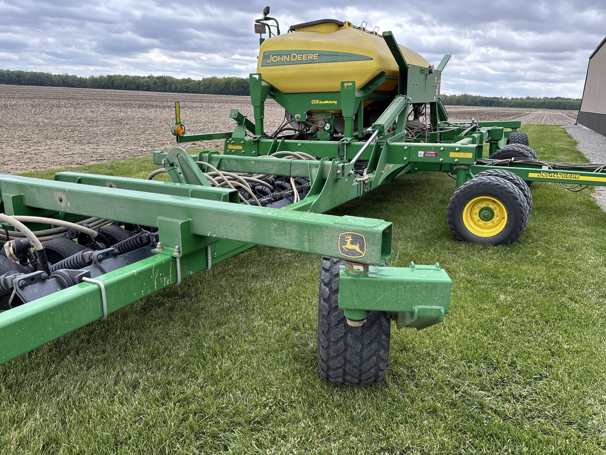 Used 2015 John Deere 1990 Air Drills and Seeders at Koenig Equipment in Anna, OH - PhotoXL11