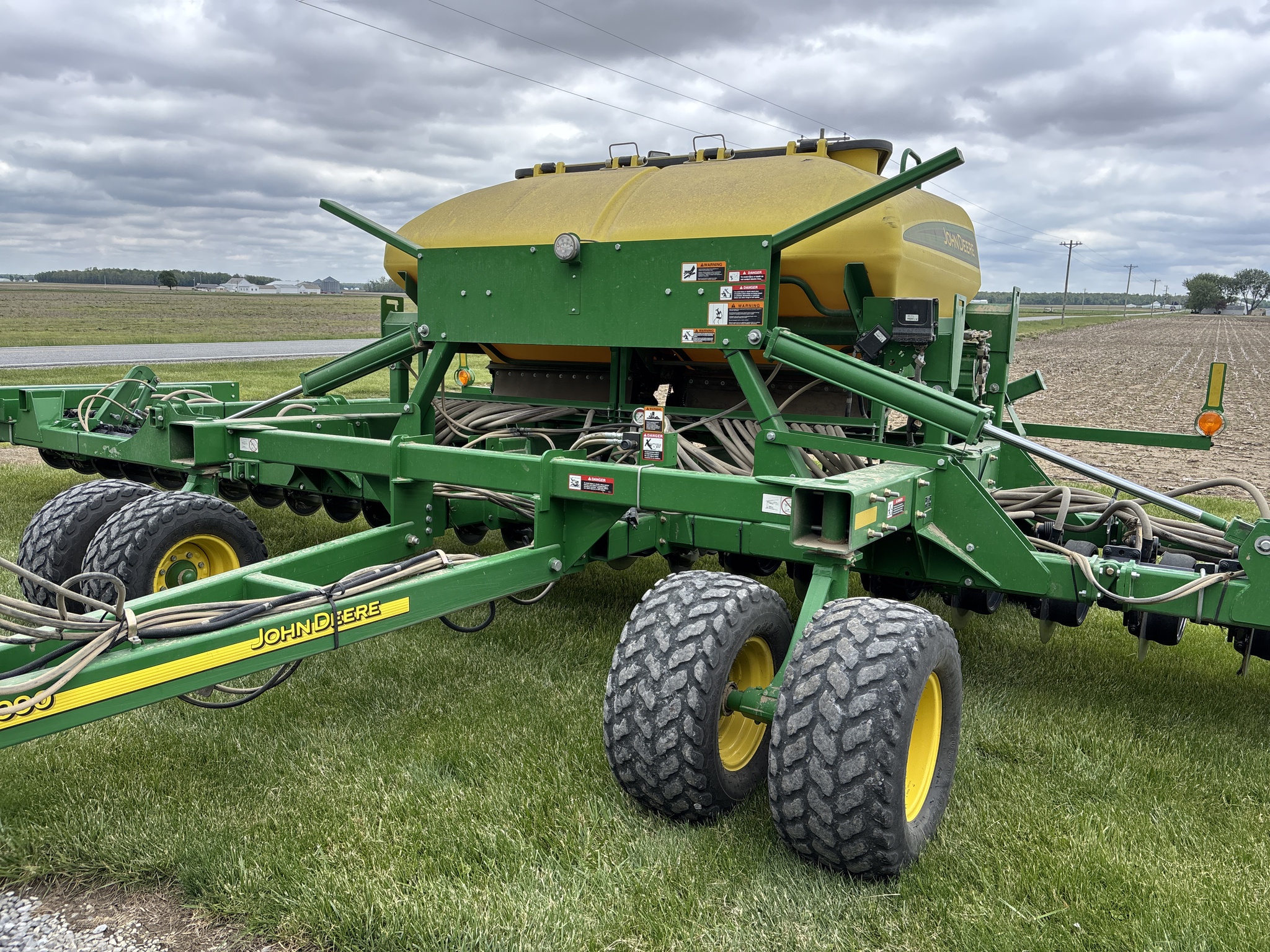 Used 2015 John Deere 1990 Air Drills and Seeders at Koenig Equipment in Anna, OH - PhotoXL3