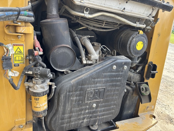 Used 2013 Caterpillar 279C2 Compact Track Loaders at Koenig Equipment in Oxford, OH - Photo9