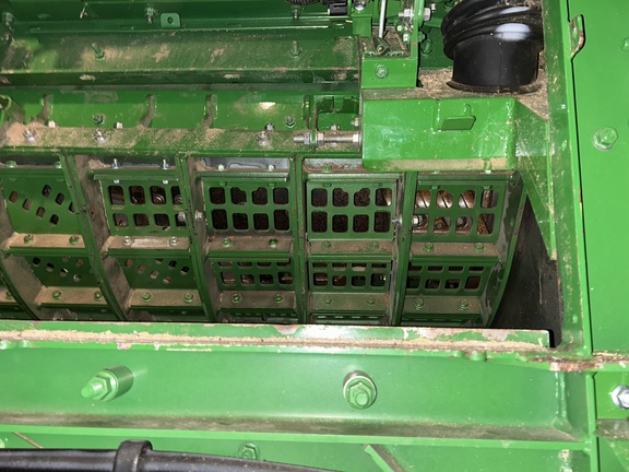 Used 2021 John Deere S790 Combines at Horizon Ag & Turf in Lloydminster, AB - Photo3