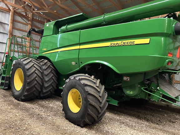 Used 2021 John Deere S790 Combines at Horizon Ag & Turf in Lloydminster, AB - Photo7