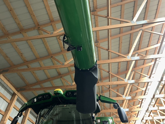 Used 2021 John Deere S790 Combines at Horizon Ag & Turf in Lloydminster, AB - Photo12