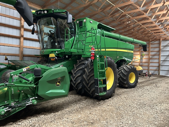 Used 2021 John Deere S790 Combines at Horizon Ag & Turf in Lloydminster, AB - Photo31