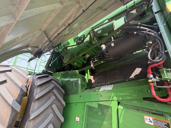 Used 2021 John Deere S790 Combines at Horizon Ag & Turf in Lloydminster, AB - Photo15