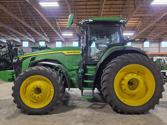 2022 John-Deere 8R 340