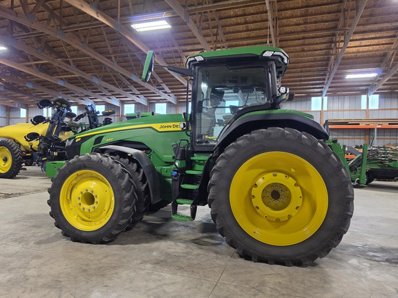 2022 John-Deere 8R 340