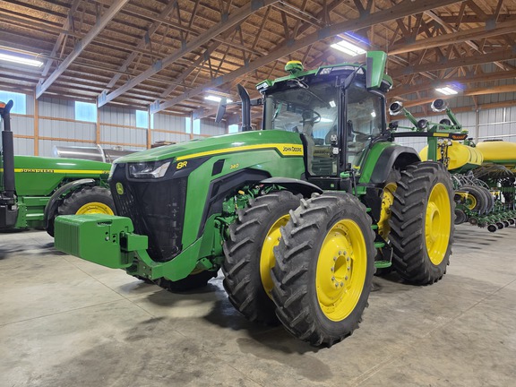 2022 John-Deere 8R 340