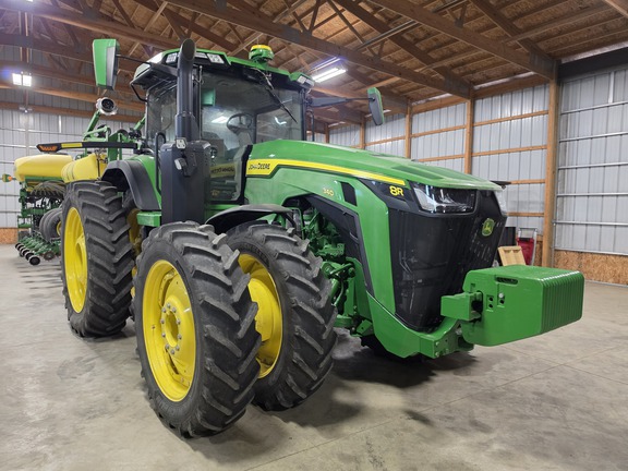 2022 John-Deere 8R 340