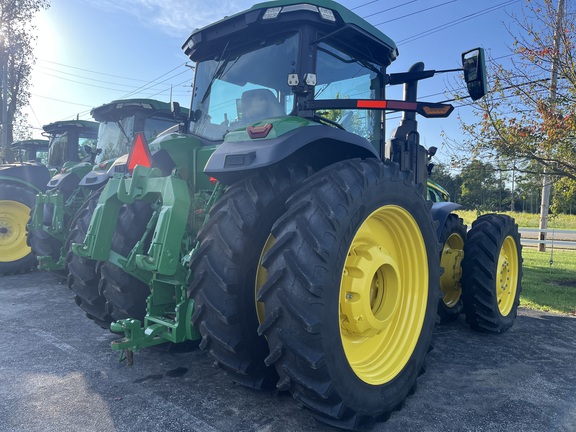 2022 John-Deere 8R 340