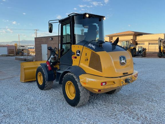 2021 John Deere 324L