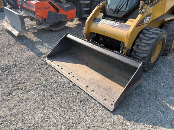 2006 Caterpillar 242B