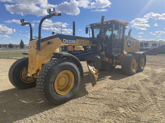 Photo of 2020 John Deere 772G