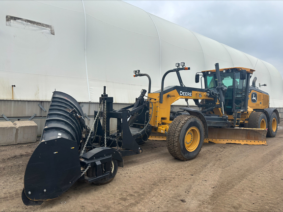Photo of 2021 John Deere 872G