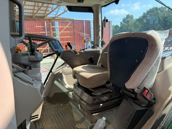Photo of 2023 John Deere 6R 145