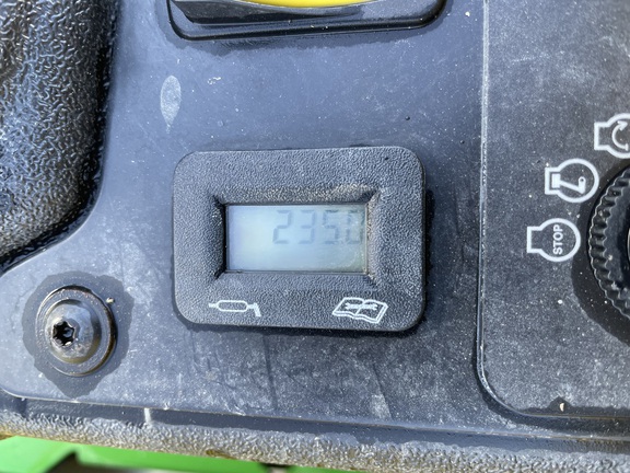 2020 John Deere Z735E