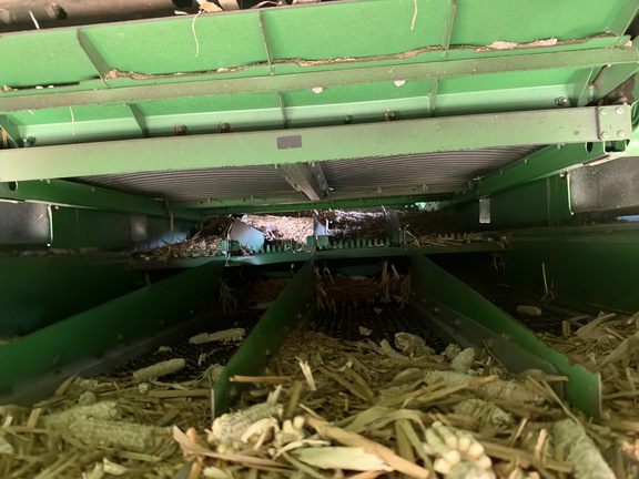Photo of 2016 John Deere S680