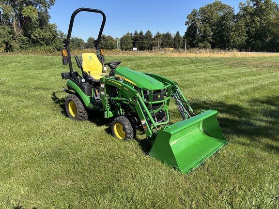 Used 2023 John Deere 1025R Compact Utility Tractors at Koenig Equipment in Knightstown, IN - Photo2