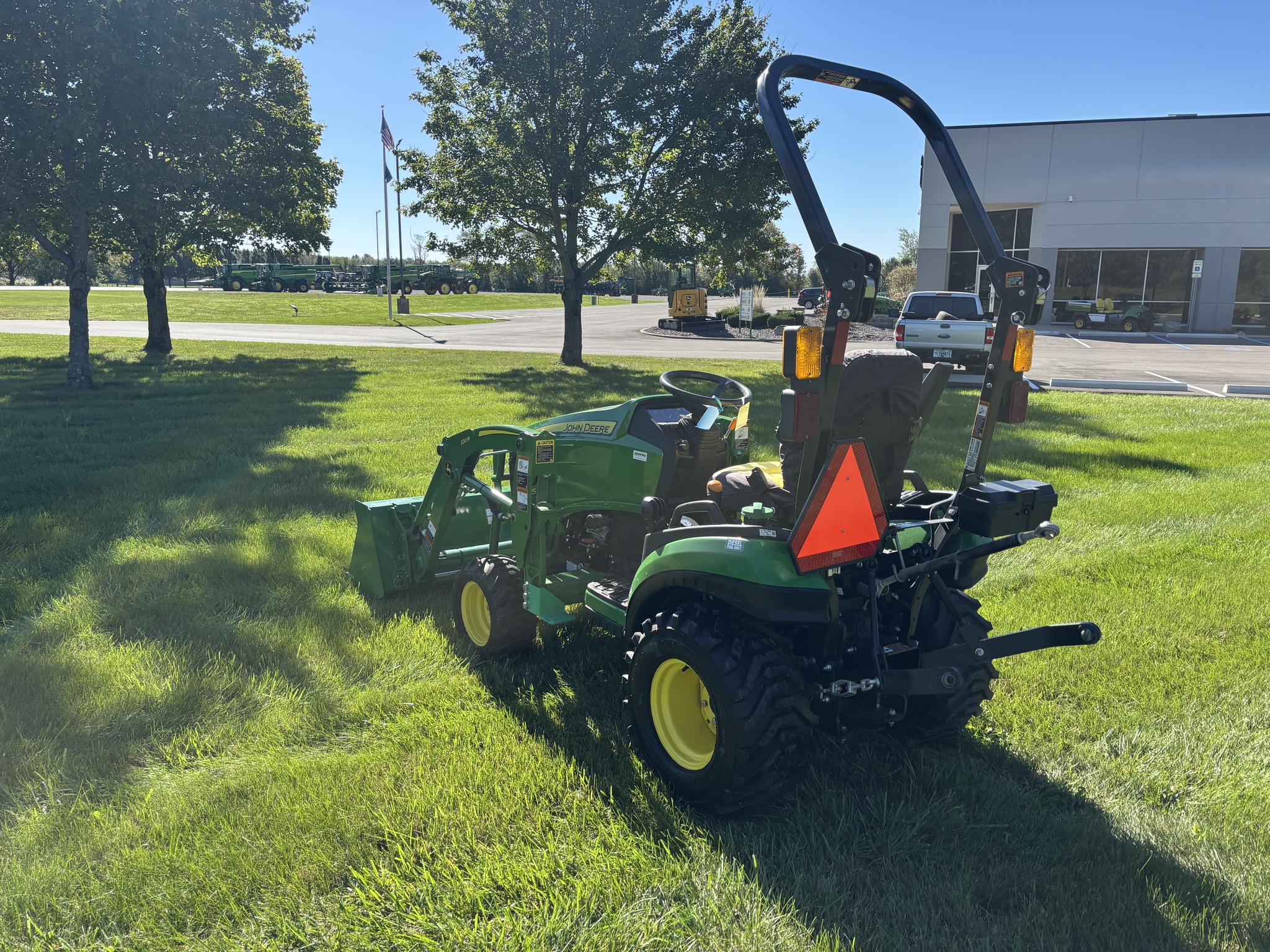 Used 2023 John Deere 1025R Compact Utility Tractors at Koenig Equipment in Knightstown, IN - PhotoXL6
