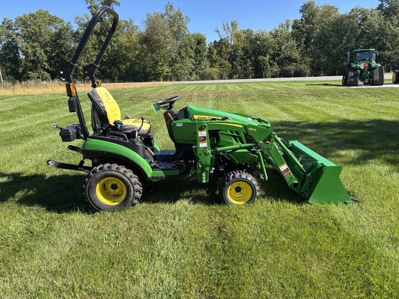 Used 2023 John Deere 1025R Compact Utility Tractors at Koenig Equipment in Knightstown, IN - Photo3