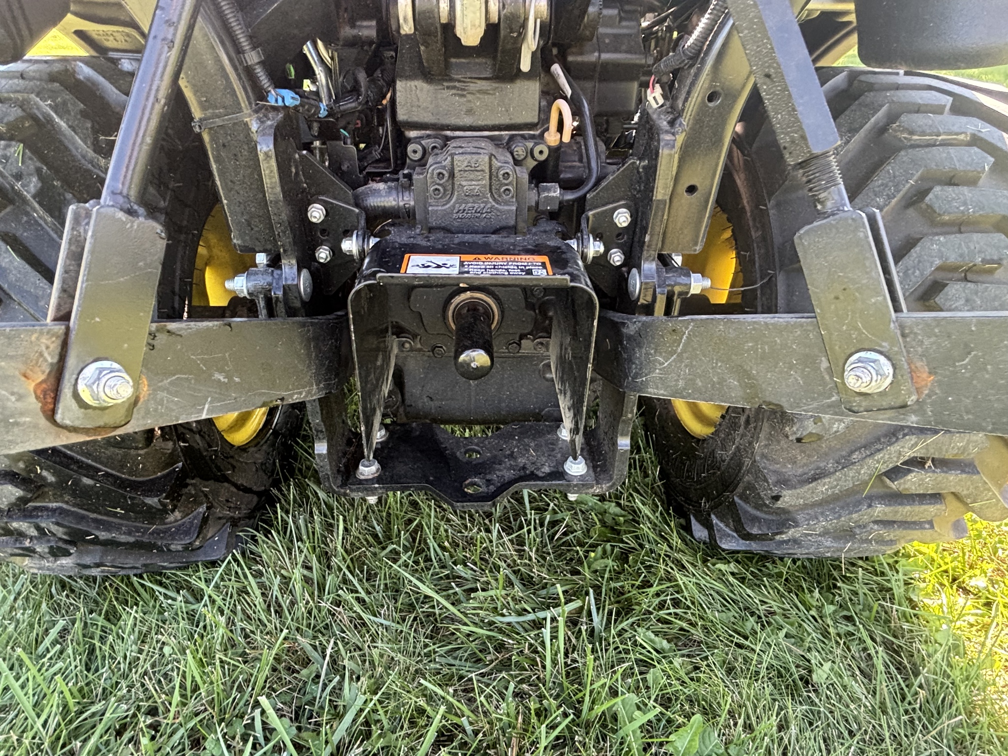 Used 2023 John Deere 1025R Compact Utility Tractors at Koenig Equipment in Knightstown, IN - PhotoXL8