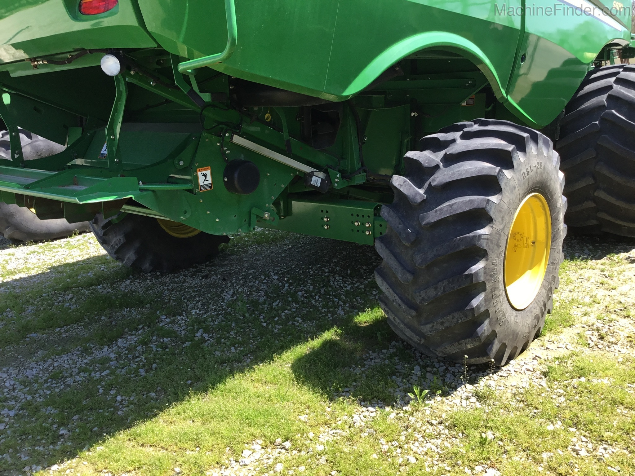 2013 John Deere S670 Image 2