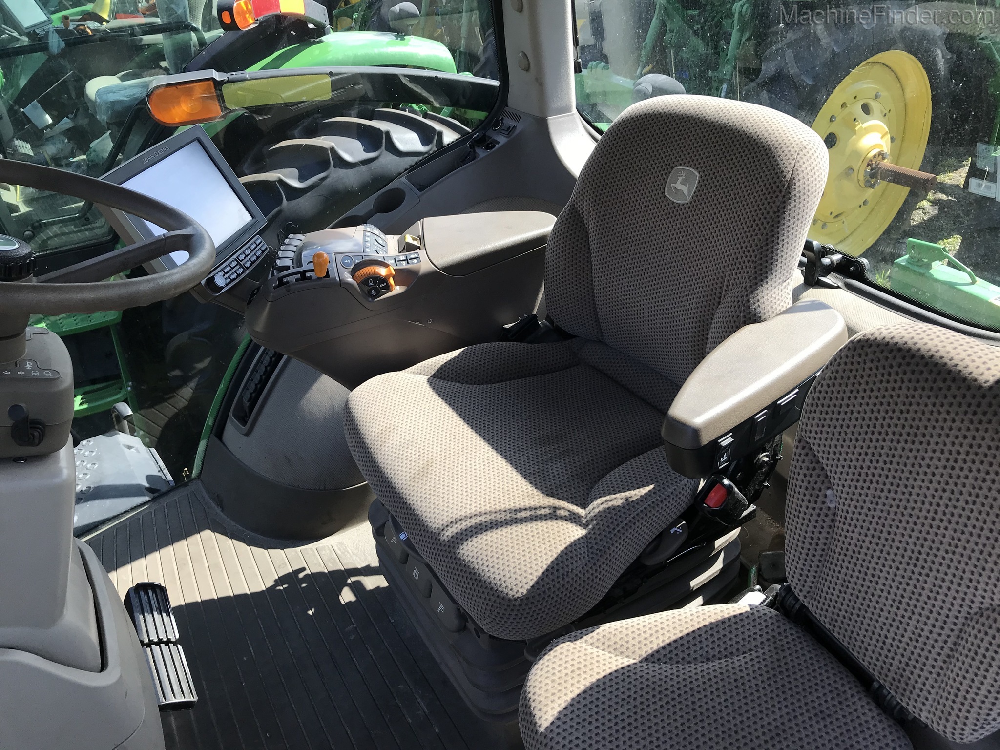 2018 John Deere 8295R Image 6