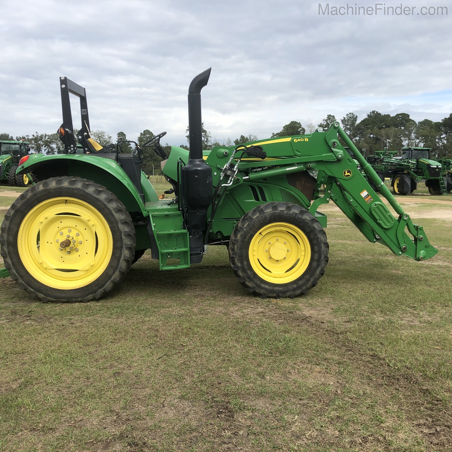 2017 John Deere 6130M Image 5