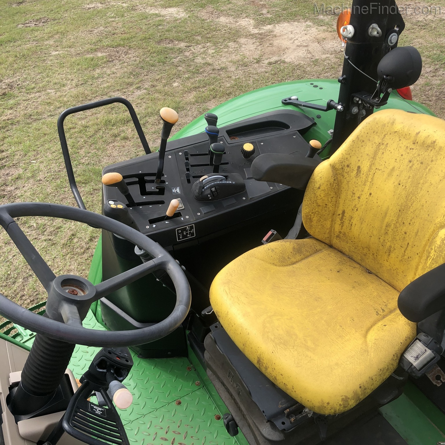 2017 John Deere 6130M Image 10