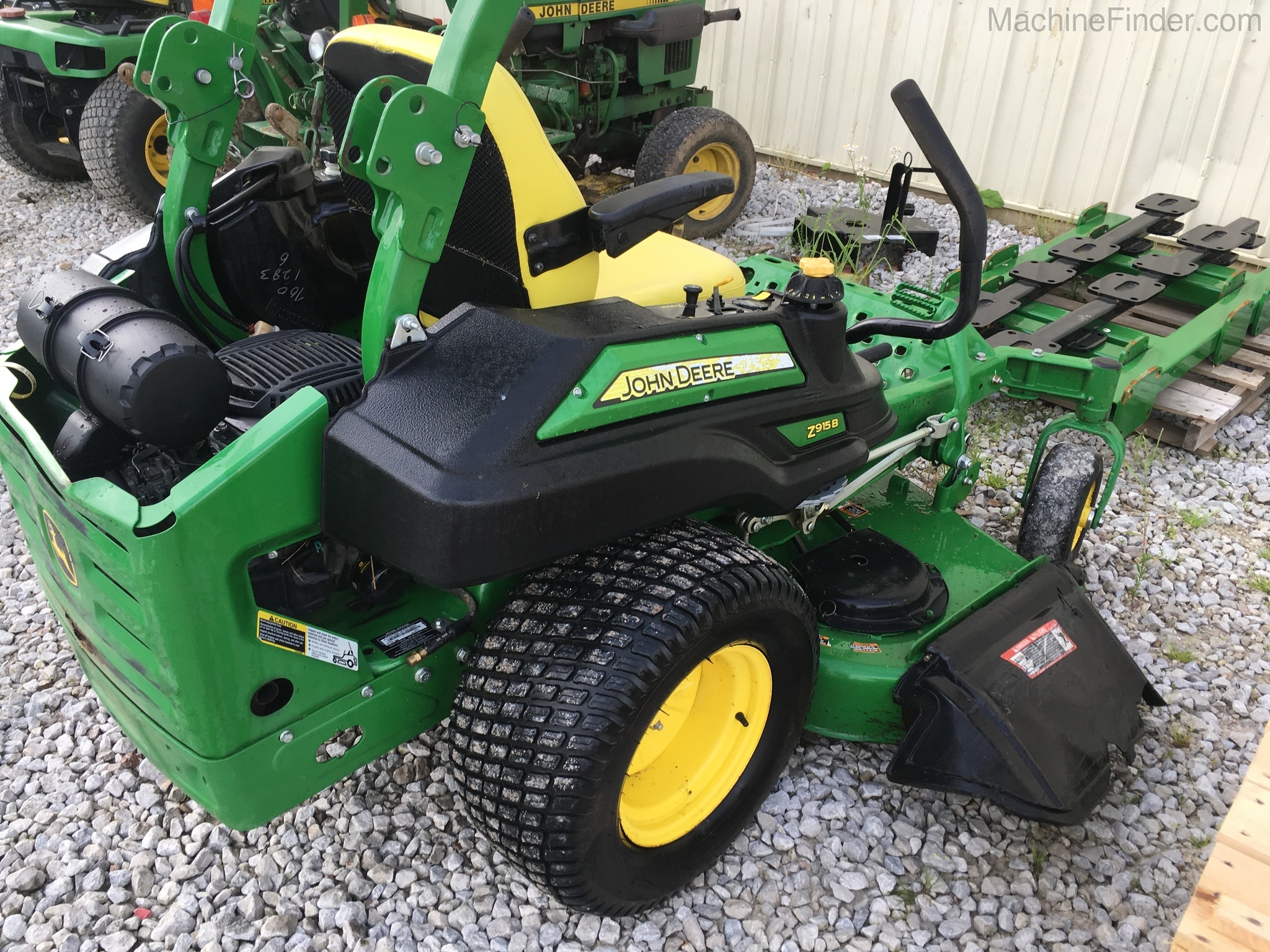 2016 John Deere Z915B Image 3