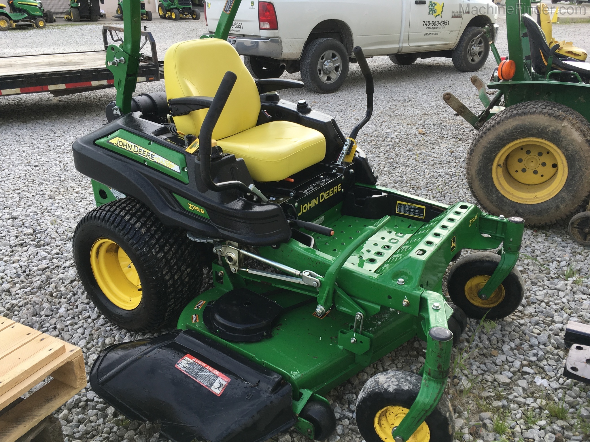 2016 John Deere Z915B Image 1