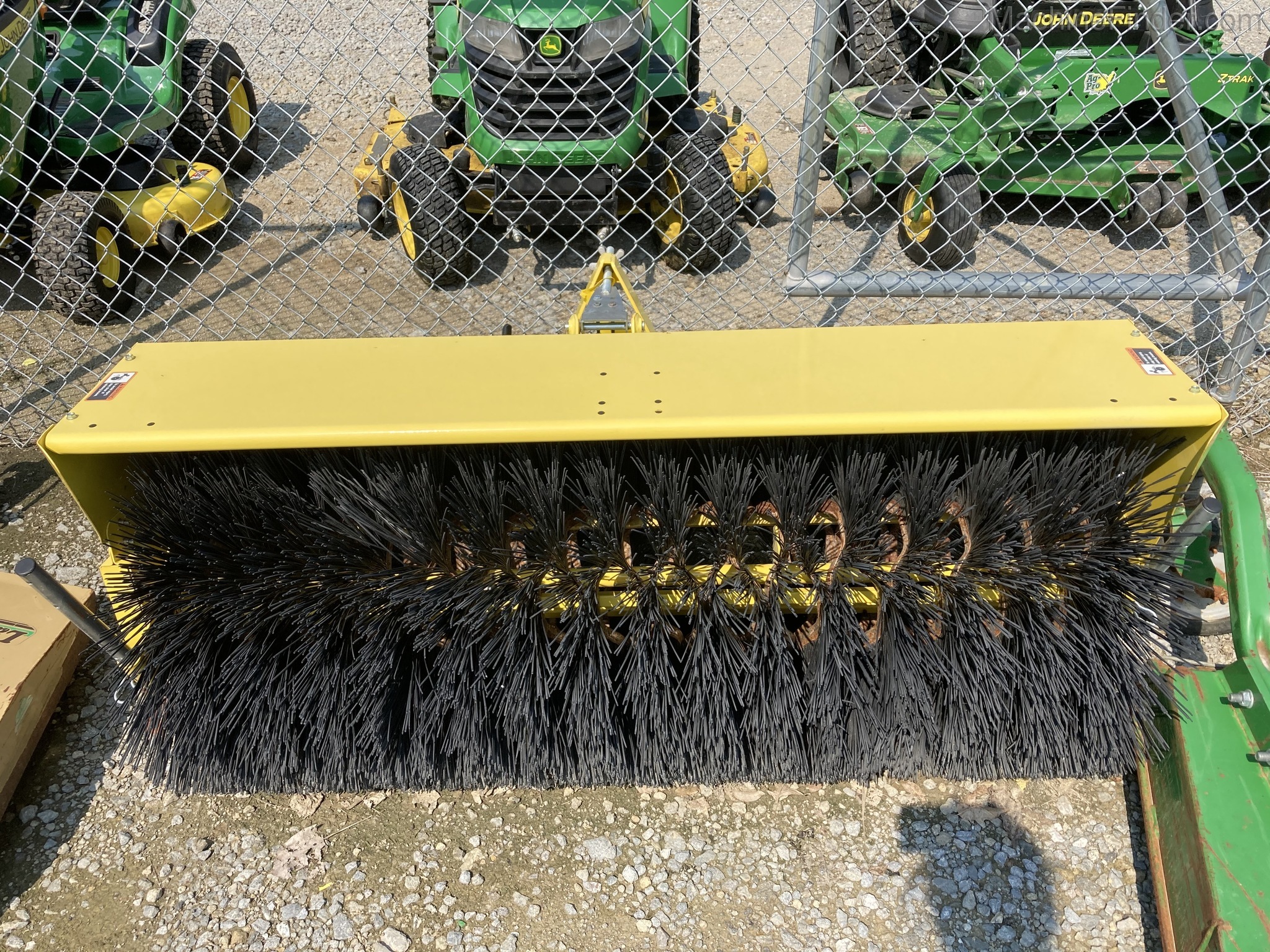 2015 John Deere JD Broom Image 1