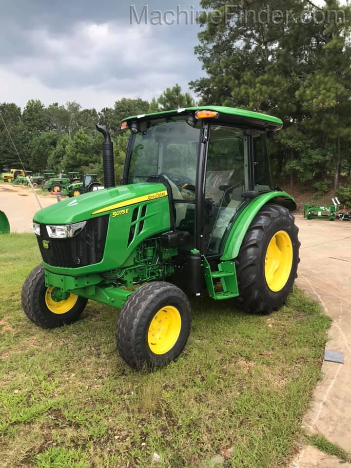 2020 John Deere 5075E Image 2