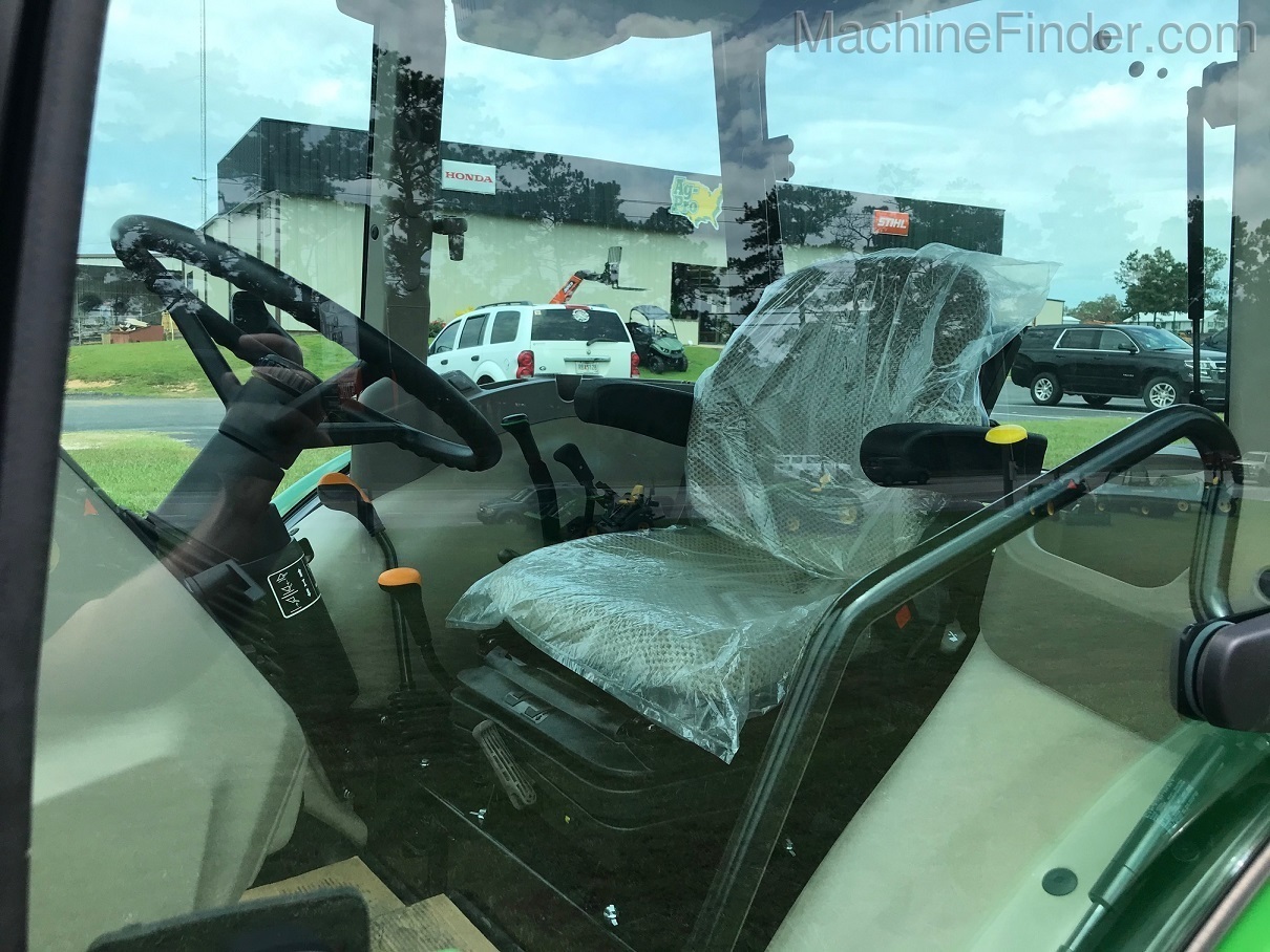 2020 John Deere 5075E Image 4