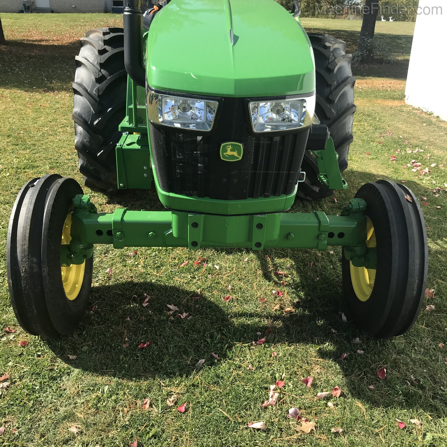 2020 John Deere 5045E Image 5