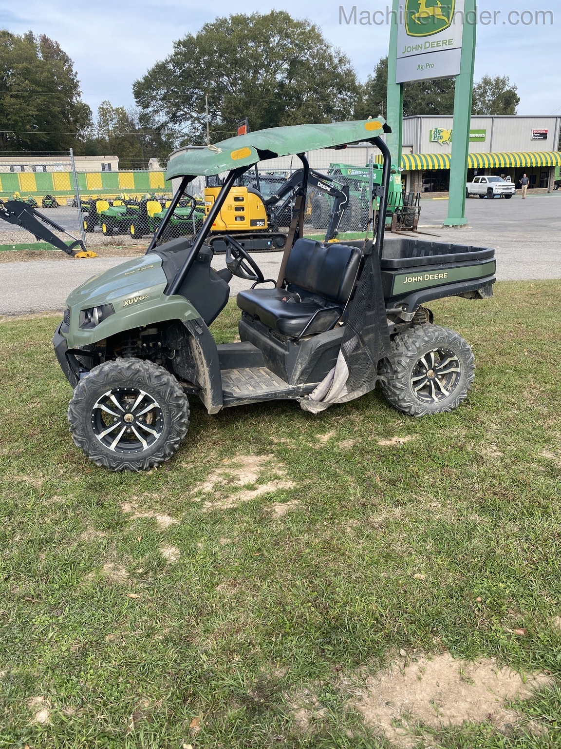 2017 John Deere 590m Image 1