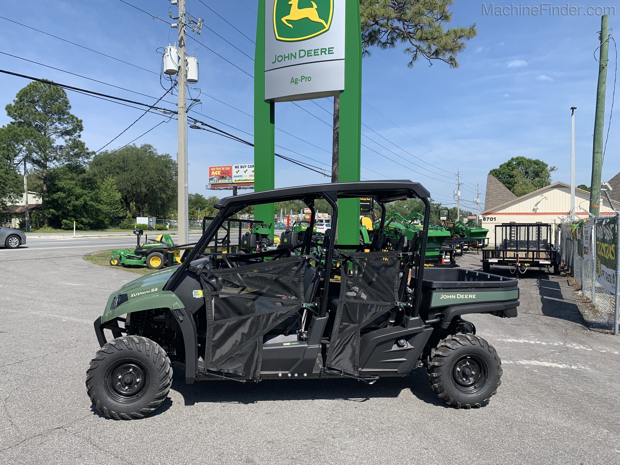 2021 John Deere 590M Image 1