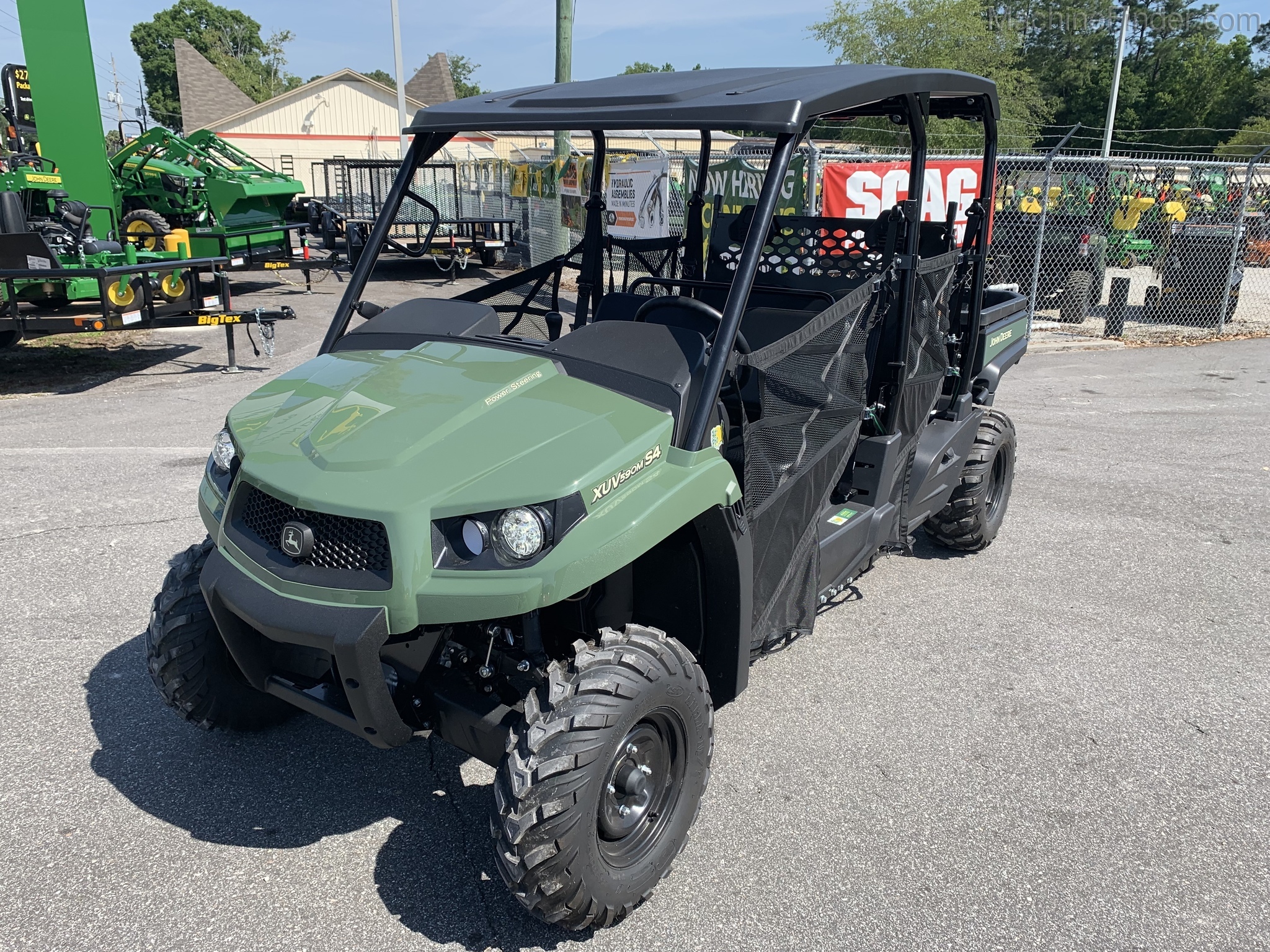 2021 John Deere 590M Image 2