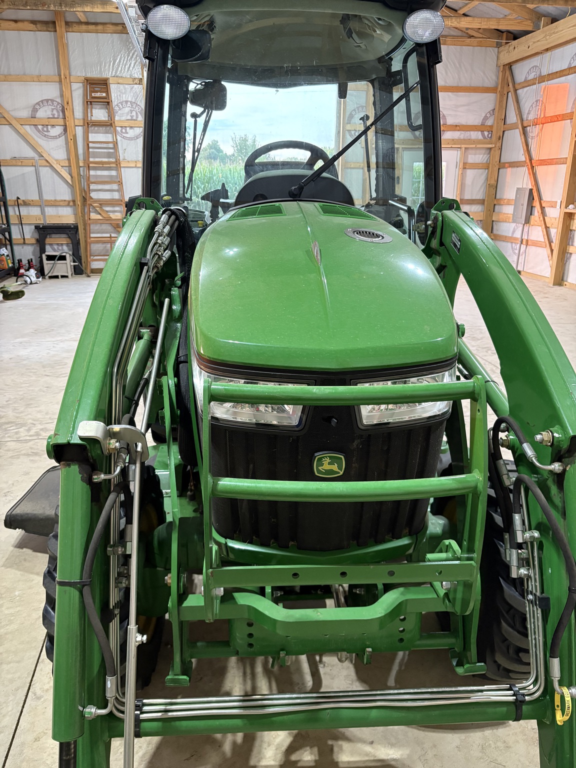 2016 John Deere 3039R Image 8