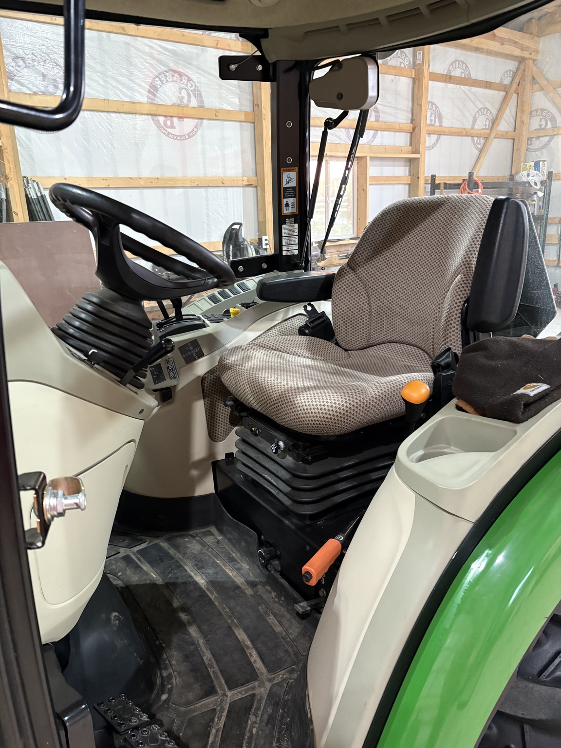 2016 John Deere 3039R Image 5