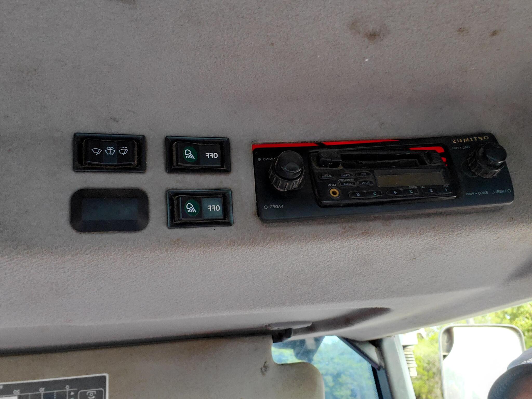 2005 Kubota M9000 Utility Tractors Bandera, TX