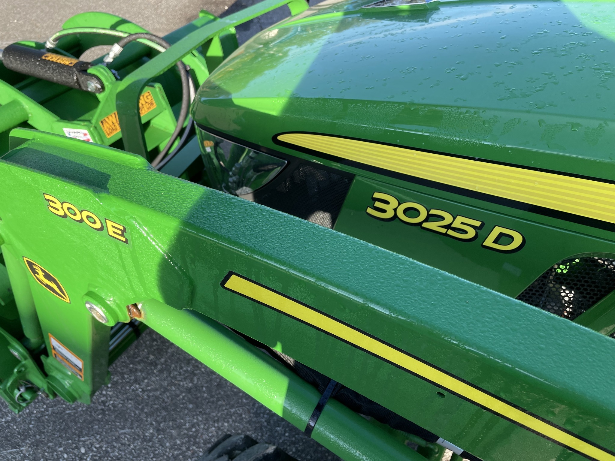 2023 John Deere 3025D Image 4