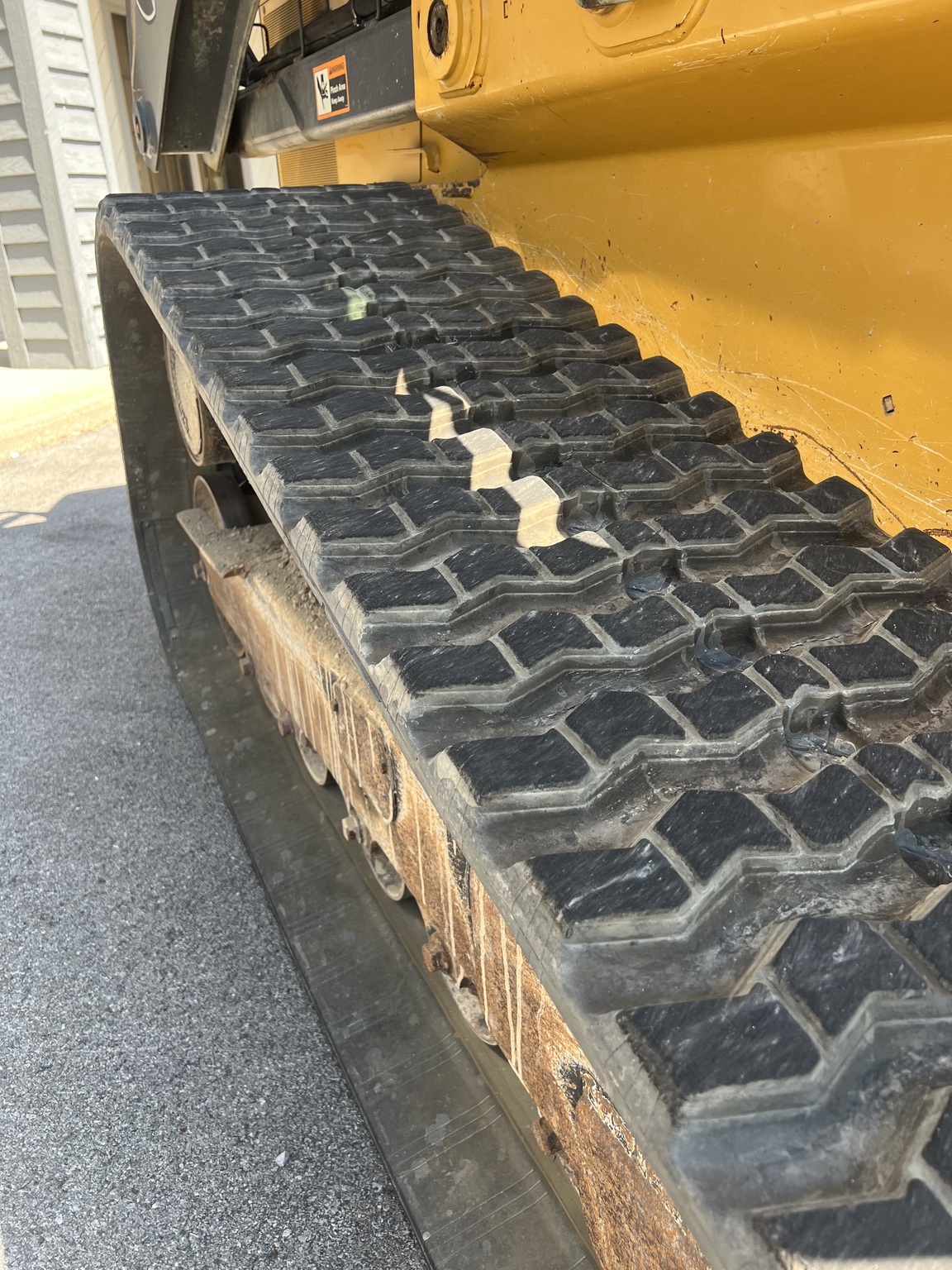 2017 John Deere 331G Image 10