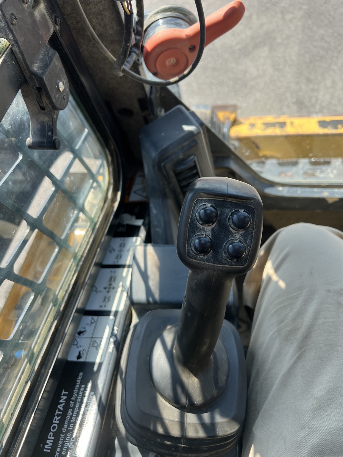 2017 John Deere 331G Image 16