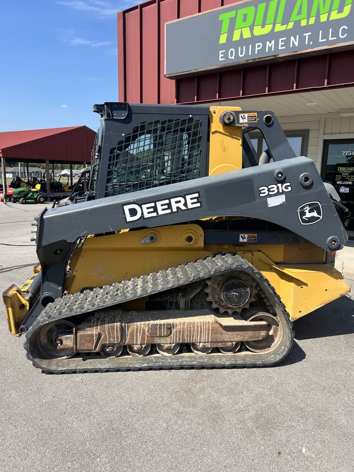 2017 John Deere 331G Image 8